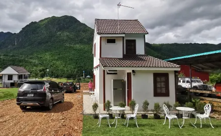 Chateau de Erawan Отели в г. Сисават