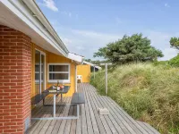 "Annemia" - 200m from the Sea