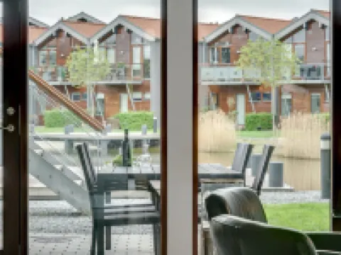 "Allyson" - 450m from the Sea