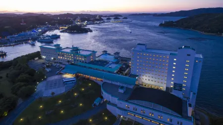 Toba Seaside Hotel