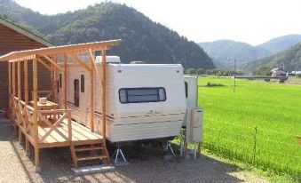 Staying with Your Pets' Kodamaso