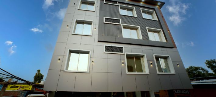 Hotel Red Apple Near Railway Station Chandigarh Hotels in Chandigarh