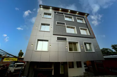 Hotel Red Apple Near Railway Station Chandigarh Hotel a 