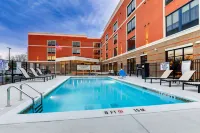 سبرنجهيل سويتس باي ماريوت شيراو فنادق في تشيراو