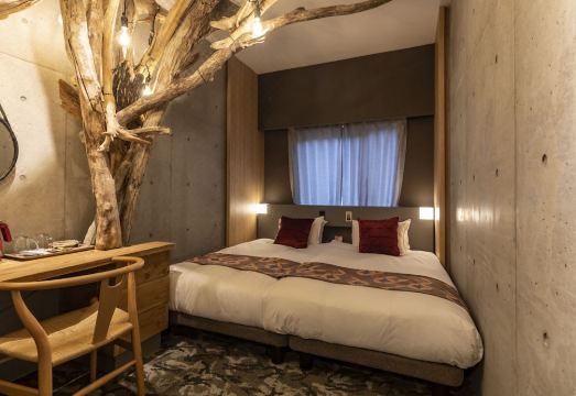 HALE kyoto Tambaguchi의 깔끔한 인테리어