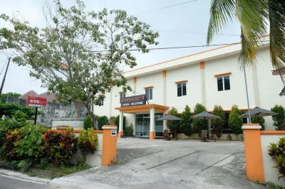 Hotel Central City 2 Belitung Отели в г. Parit