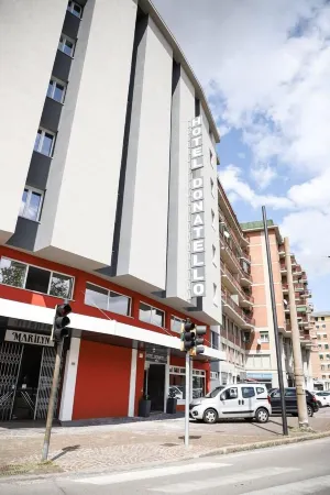 Hotel Donatello Отели в г. Модена
