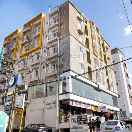 Maybaach Hotels Отели рядом с достопримечательностью «Технопарк «Престиж»»
