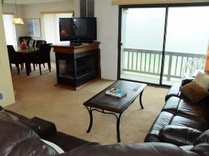 Seven Springs Stoneridge 3 Bedroom Standard Condo, Mountain Views! Condo