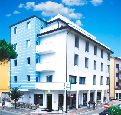 Hotel Bahia Hotels near Luna Park