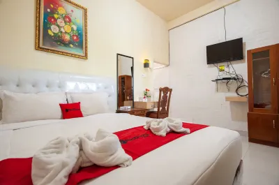 RedDoorz Syariah near Tirtasari Sonsang dan Banto  Hotel dekat Terminal Antokan Pasar Lama Lubuk Basung