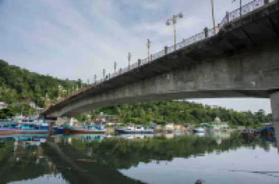 RedDoorz Syariah Near Universitas Putra Indonesia Padang