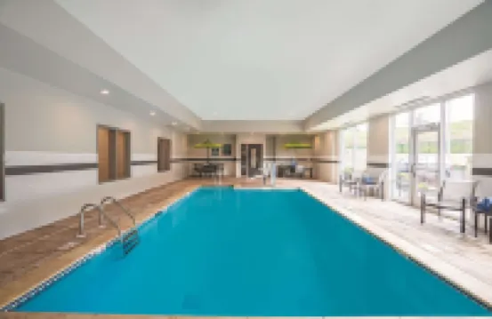 La Quinta Inn & Suites by Wyndham Cleveland TN