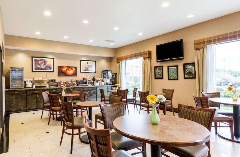 Comfort Inn & Suites photo 4