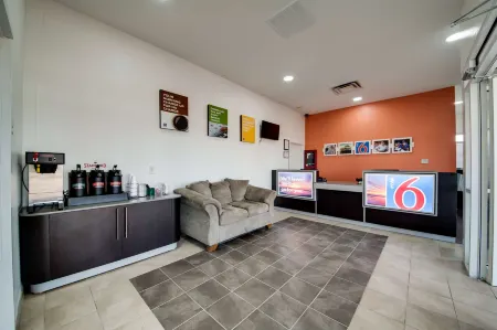 詹寧斯6號汽車旅館