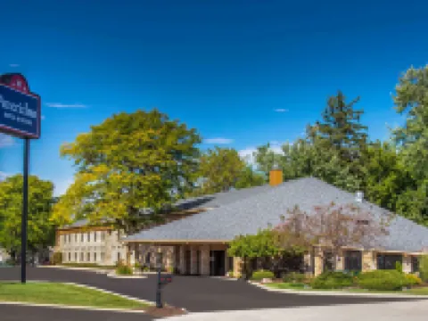 AmericInn by Wyndham Delafield Hotels in Delafield