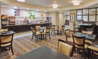 La Quinta Inn & Suites by Wyndham Columbus - Grove City