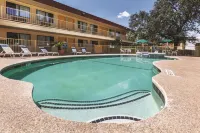 La Quinta Inn by Wyndham San Marcos Hotels in Martindale