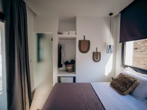 Ble Kythnos Suites