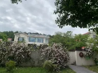 Shi Hong Manzhi Villa (Jiashan Huanshan Lu Road)
