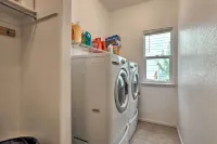 Spacious Thornton Home 15 Mi to Downtown Denver! - WiFi