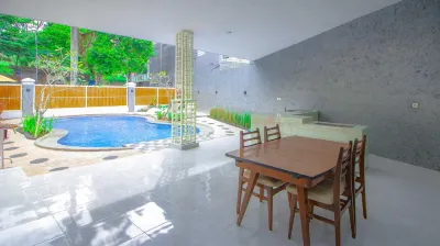 Villa Sunflower Private Pool by Masterpiece Villa Hotels in Batu Sub-District