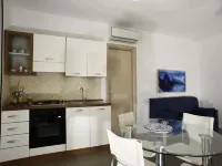 Dolce Mare 6 - Second Floor - Sea Front Large Balcony - Free Wifi and Garage