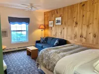 Castle Rock Country Inn Hotels in Victoria County
