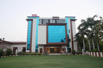 The Grand Siddharth Hotel Hotel in zona Machia Safari Park