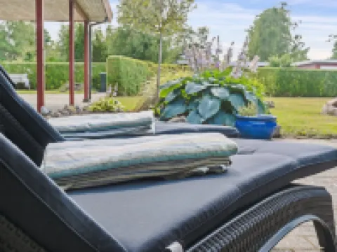 "Hakon" - 550m from the Sea