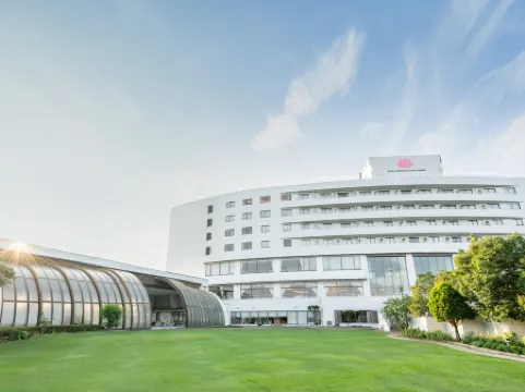 โรงแรมเจ นิชินัน รีสอร์ท