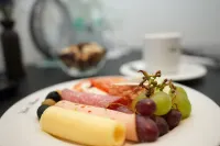 Hotel Attaché an der Messe - breakfast