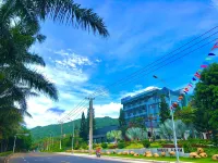 Tran Chau Beach and Resort Hotels in Dat Do