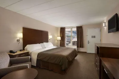 Ramada by Wyndham Rockville Centre Hotels in Long Beach
