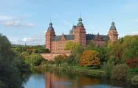 Hotel Elysee Hotels in der Nähe von terroir f Alzenau - Arbeiten im Weinberg
