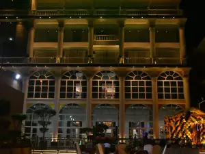 The Emerald Hotel & Siya Milan Banquets
