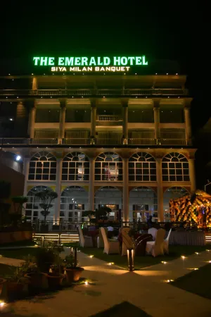 The Emerald Hotel & Siya Milan Banquets Отели в г. Музаффарпур