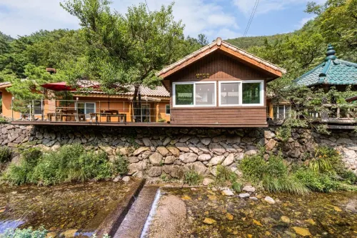 Samcheok Saemter Pets Friednly Pension Hotel a Samcheok-si