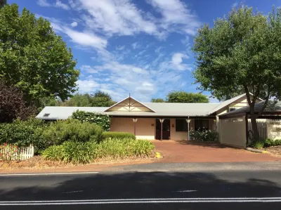 The Noble Grape Guesthouse Hotels in Gracetown