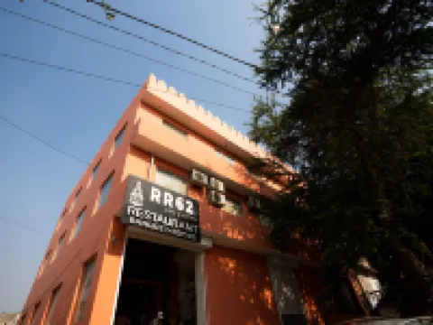 RR 62飯店 納哈加爾城堡附近的飯店