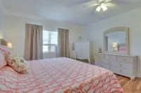 1 Mi to Anna Maria Island Pet-Friendly Retreat