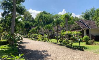 Lanta​ Village​ Resort