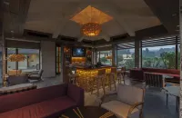 Lemon Tree Premier, Corbett - ที่มีบาร์