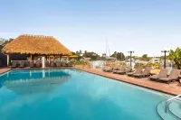 Ramada by Wyndham Sarasota Waterfront - Sea View