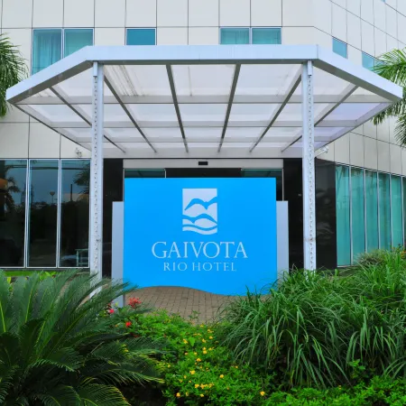 Américas Gaivota Hotel Отели рядом с достопримечательностью «Пляж Жоатинга»