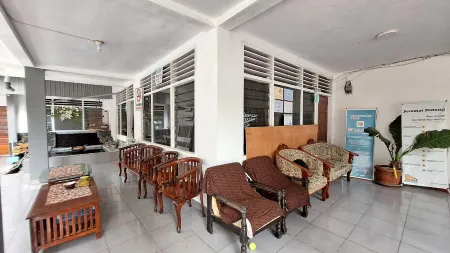 Harisha Homestay Sawah Lunto Syariah Redpartner Отели рядом с достопримечательностью «NUSA INDAH playkids»