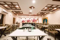 Desert Dream Royal Camp with Pool Hotels in Sam