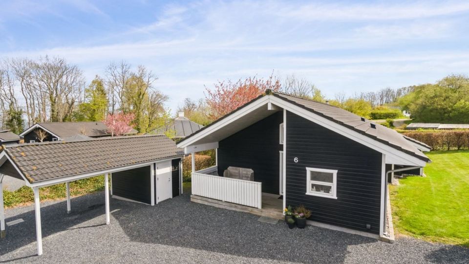 "Holmwith" - 200m from the Sea
