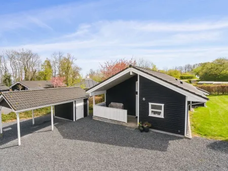 "Holmwith" - 200m from the Sea