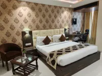 Pinnacle by Click Hotels, Lucknow